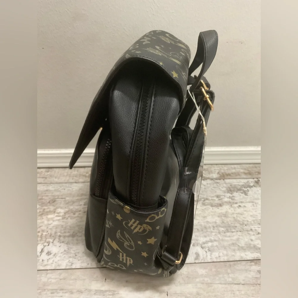 NWT Harry potter backpack, phone crossbody bag, and mini wallet - Picture 7 of 10